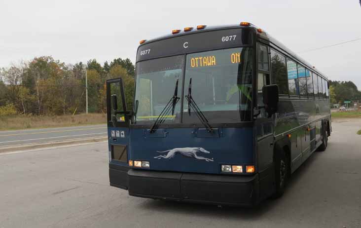 Greyhound Canada MCI D4505 6077